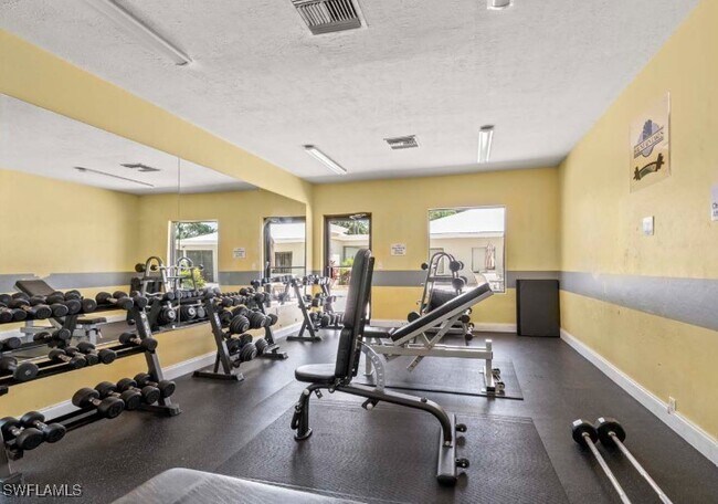 Building Photo - 3650 Sunland Ln