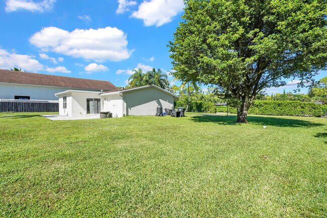 Building Photo - 8392 Pinto Dr