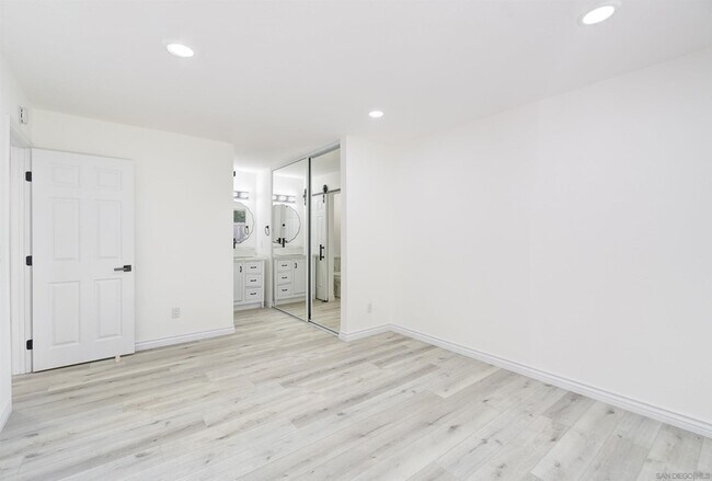 Building Photo - 9175 Campina Dr
