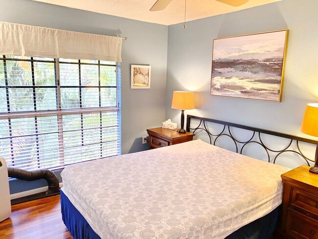 Building Photo - Beautiful and Bright, Nicely Furnished top floor Keonekai Villages condo-- recently remodeled and...