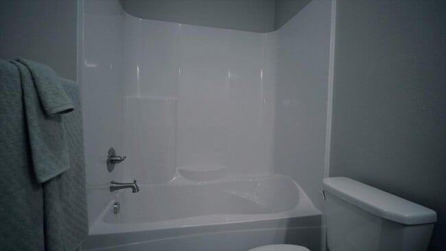 Building Photo - 812 Parkside Ln