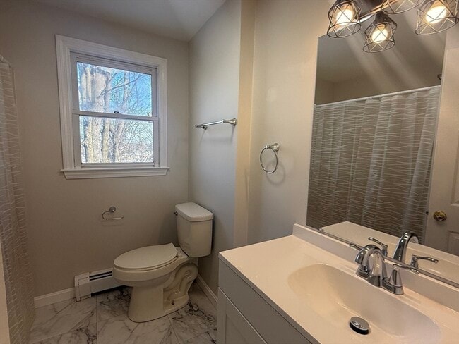 Building Photo - 17 Julian Ln