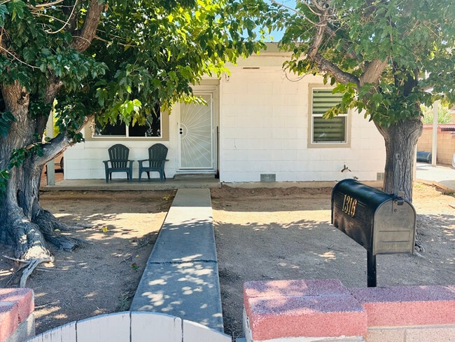 Building Photo - 1316 Buena Vista Dr SE