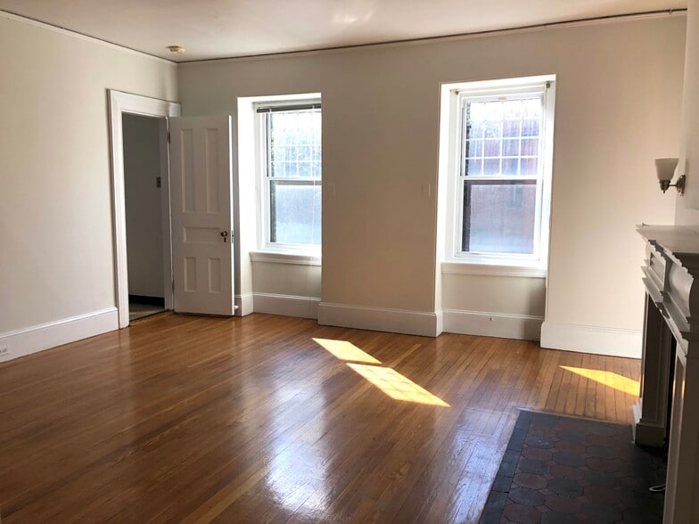 Building Photo - 12 Fairfield St