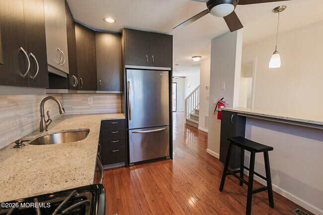 Building Photo - 1601 Alpine Trail