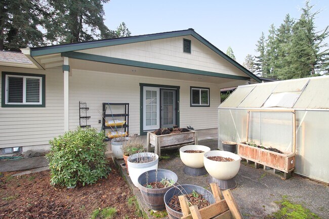 Building Photo - 18690 Don Lee Way