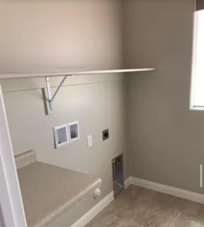 Building Photo - 938 N Sandy Talus Dr