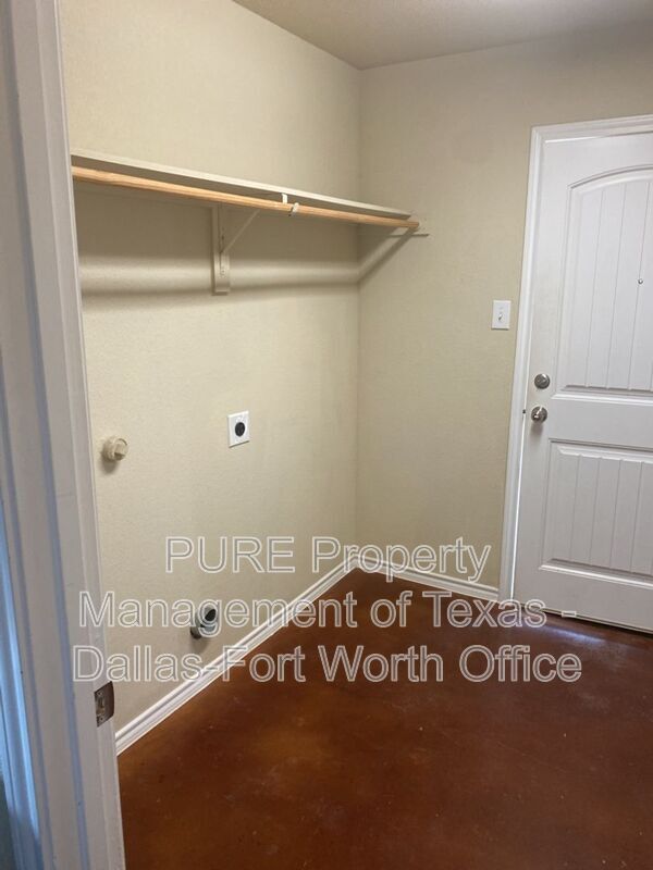 Building Photo - 7320 Mistletoe Trail