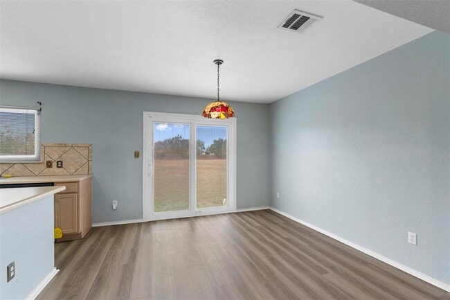 Building Photo - 130 Siebert Dr