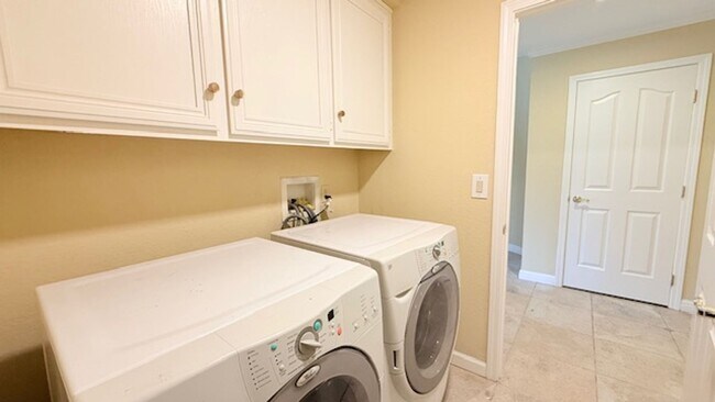 Building Photo - Stunning 4BD/3BA, Two-Story Home With Swimming Pool in Bettencourt Ranch, Danville- Available NOW!