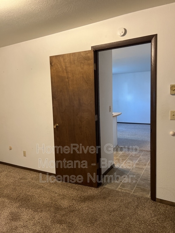 Building Photo - 1321 S 2nd St W