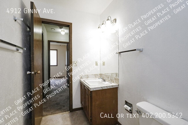 Building Photo - 4912 Ginny Ave