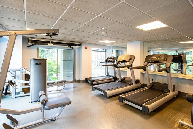 Building Photo - 800 Jackson St