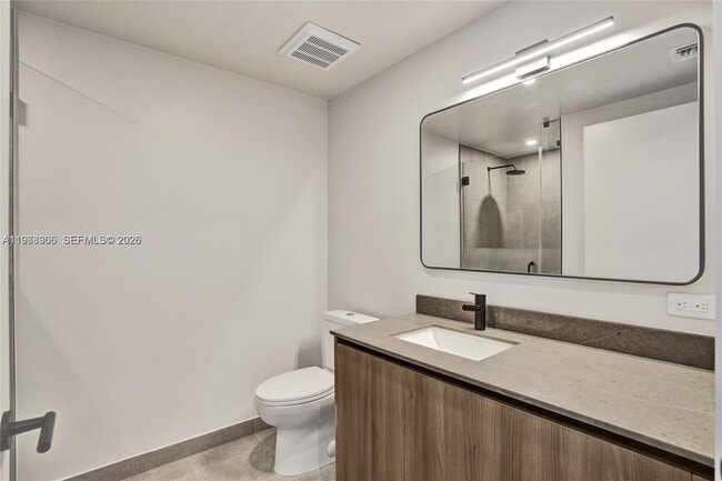 Building Photo - 121 NE 5th St