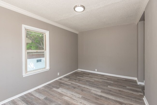 Building Photo - 8819 North Ave