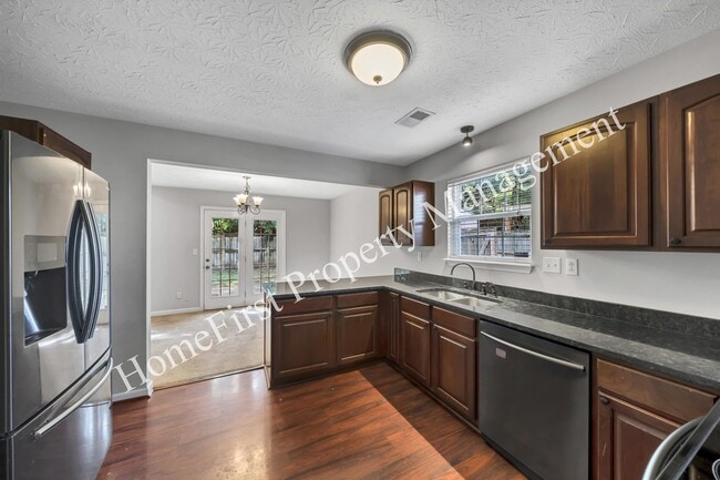 Building Photo - 860 Hidden Stream Dr