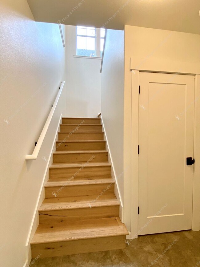 Building Photo - Stunning 2 BR home in Northwest Crossing