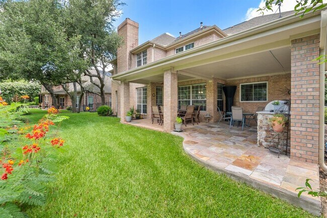 Building Photo - 2147 Hilton Head Dr