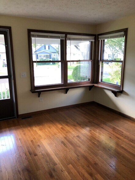 Living Room - 55 Castleford Rd