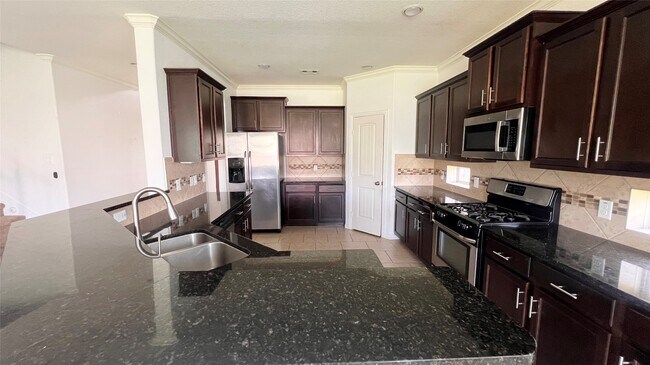 Building Photo - 10831 Wall Fern Way