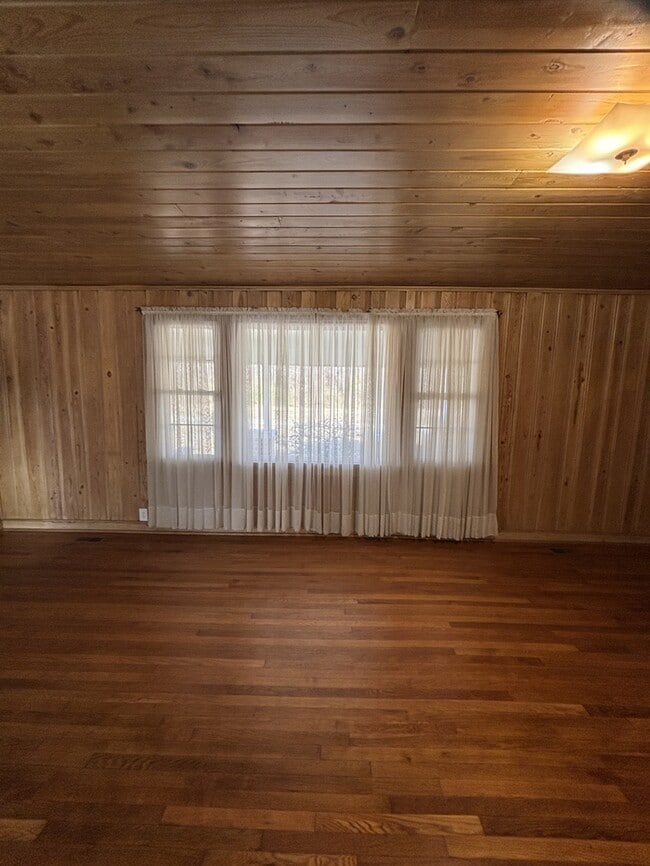 Building Photo - 2115 Galilee Rd