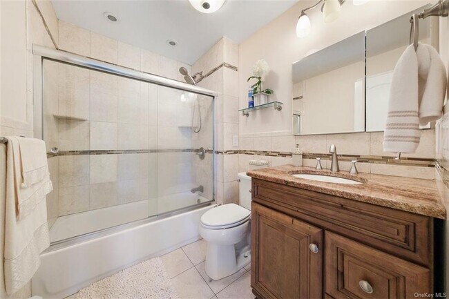 Building Photo - 7 Ohio Dr