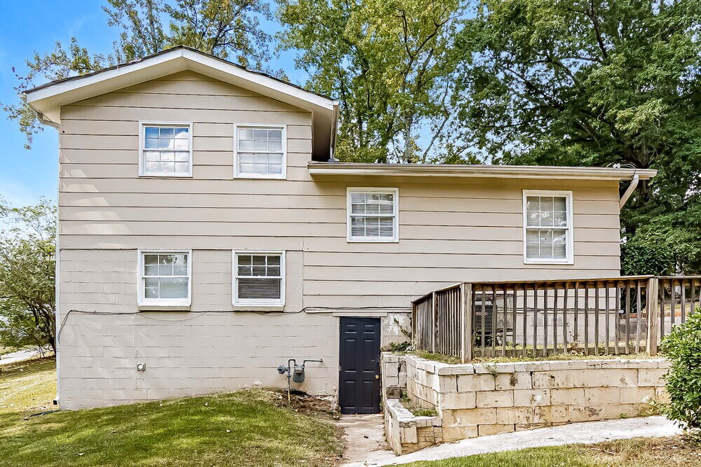 Building Photo - 1505 Bobolink Ln NE