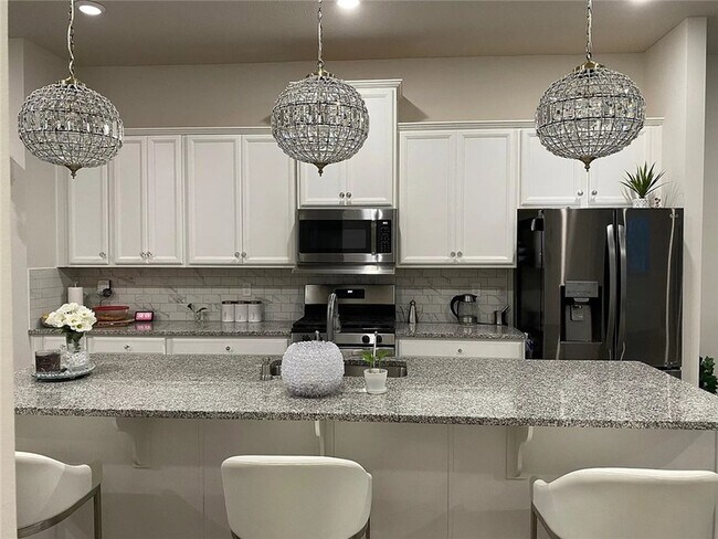 Building Photo - 2008 Hemlock Ln