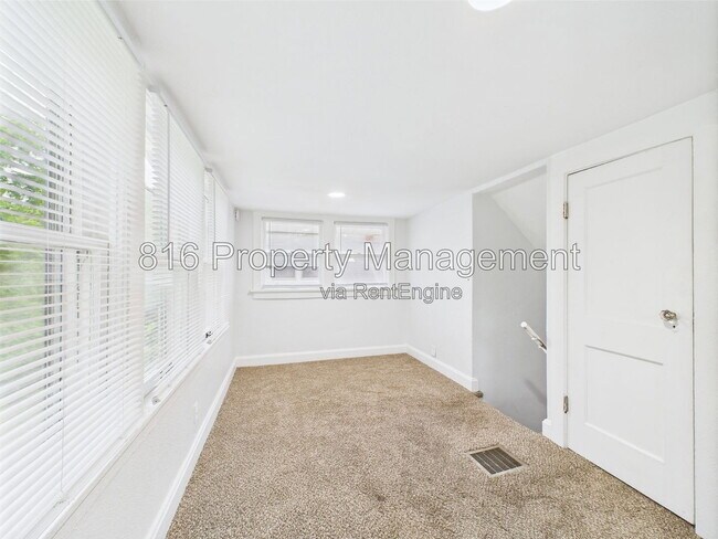 Building Photo - 5611 Olive St