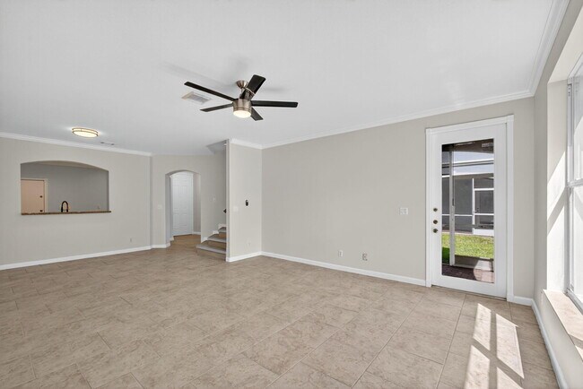 Building Photo - 2213 Oakmont Dr