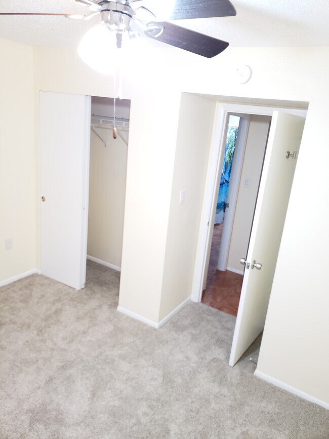 Building Photo - 4107 Lake Bayshore Dr