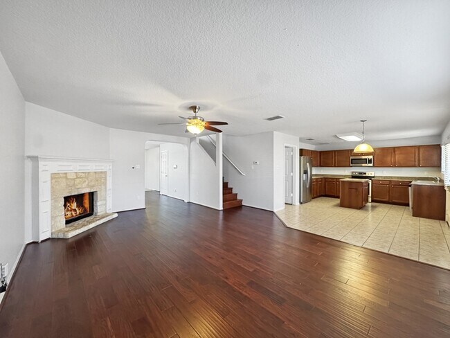 Building Photo - 8139 Ashwood Pointe