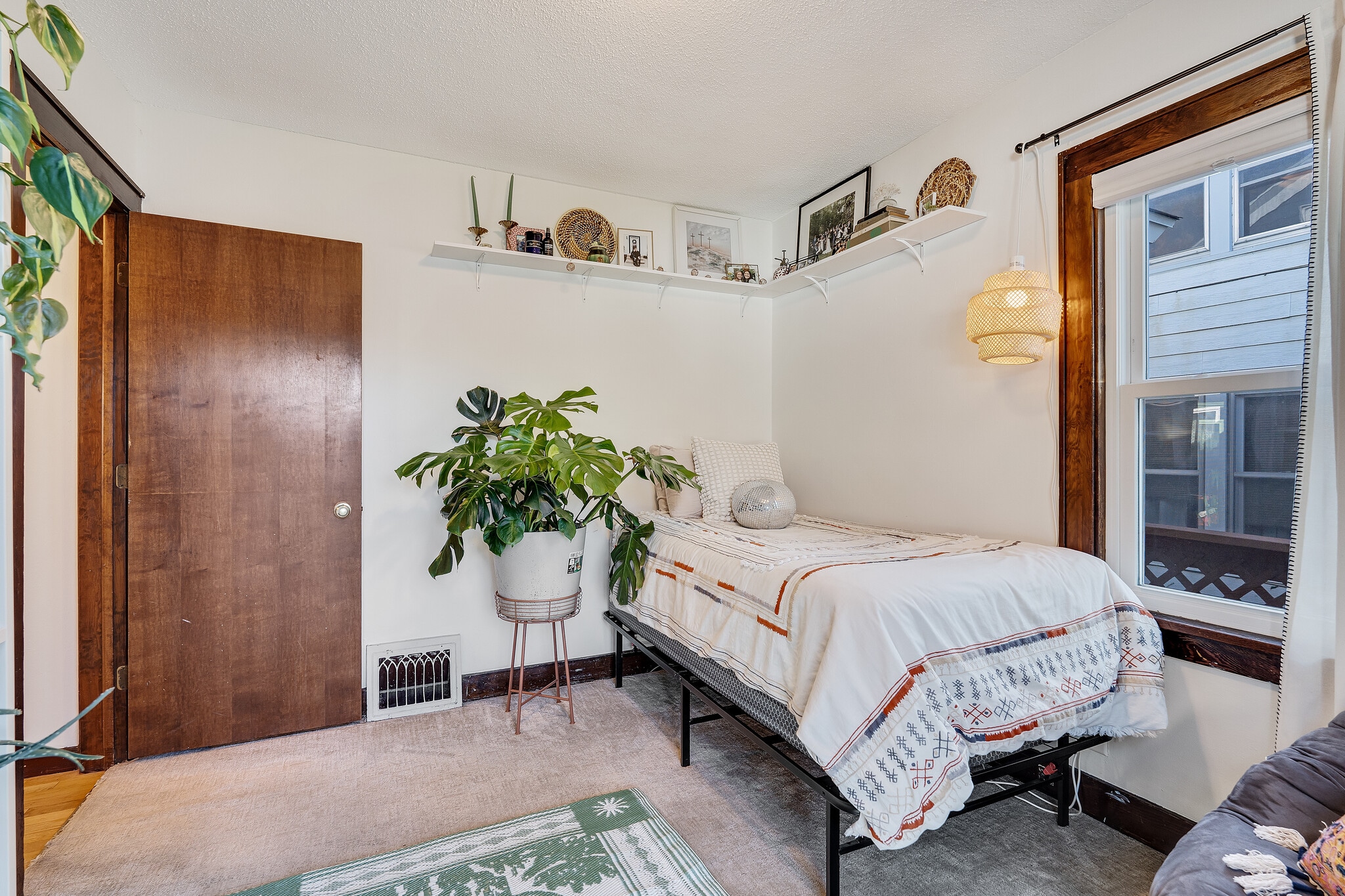 Building Photo - 2015 Wood St