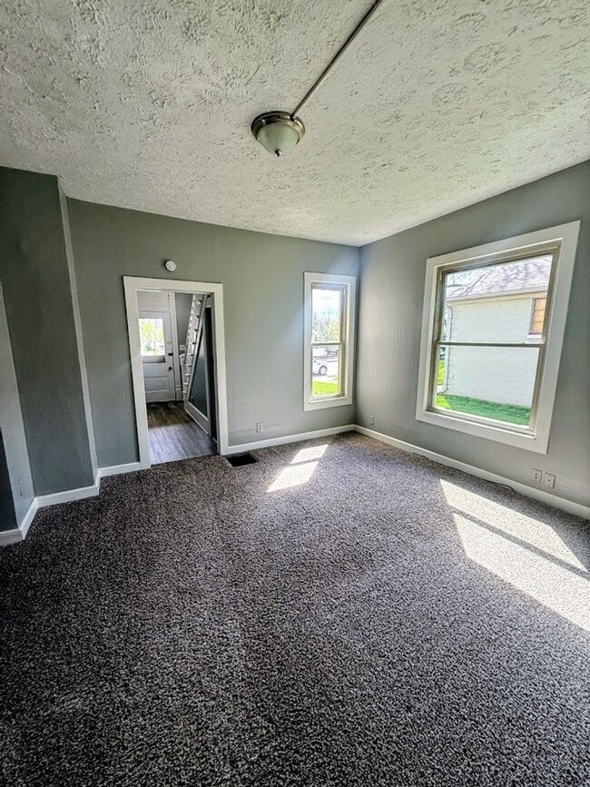 Building Photo - Spacious 4-Bedroom Home in North Canton – Prime Location