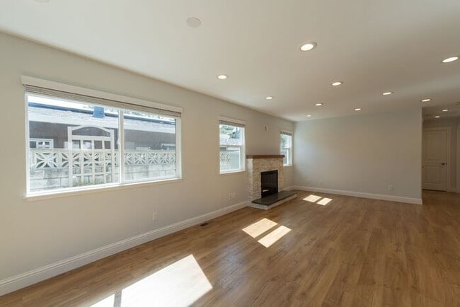 Building Photo - Remodeled Pacific Grove 2-Bedroom with Gourmet Kitchen