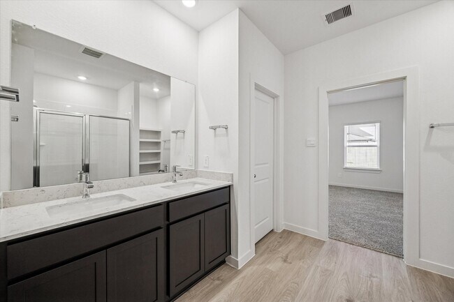 Building Photo - 4334 Camden Lakes St