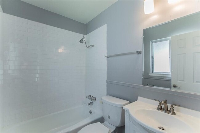 Building Photo - 1171 Angelina St