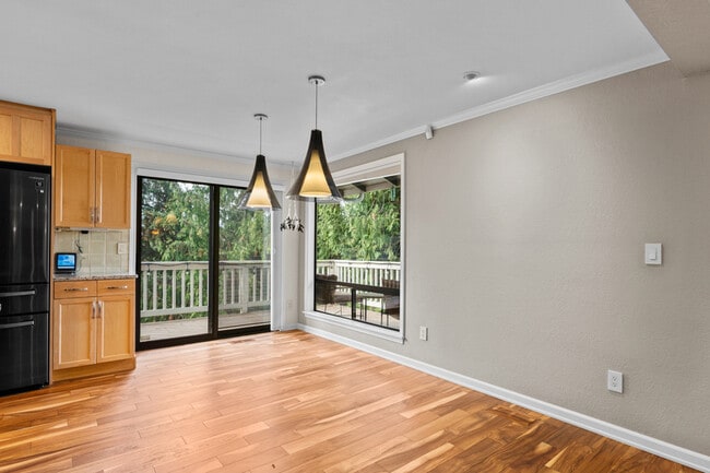 Building Photo - 12135 107th Ave NE