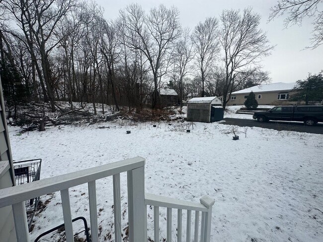 Building Photo - 904 Middle St