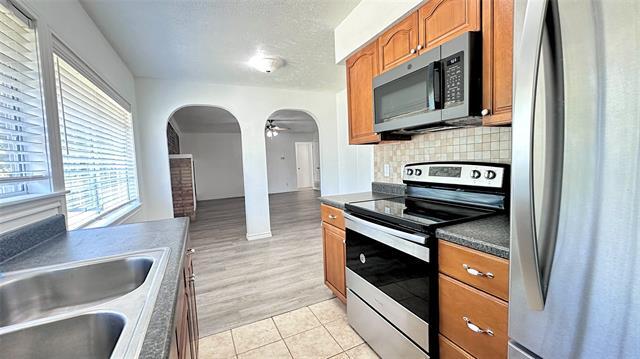 Building Photo - 1301 Quail Dr