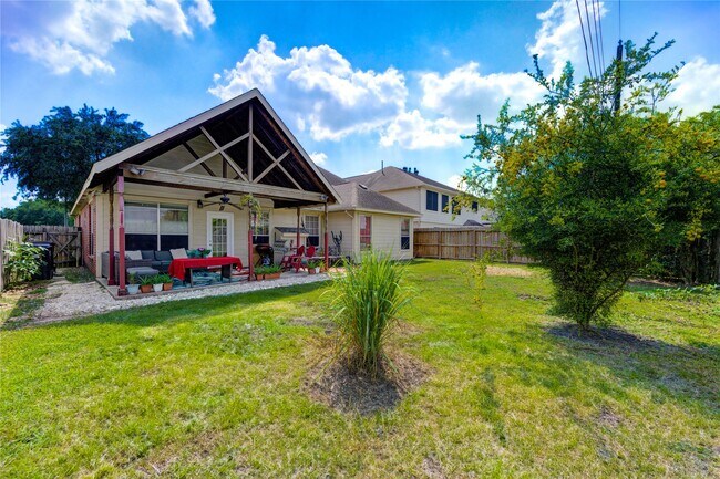 Building Photo - 14710 Kendallbrook Dr