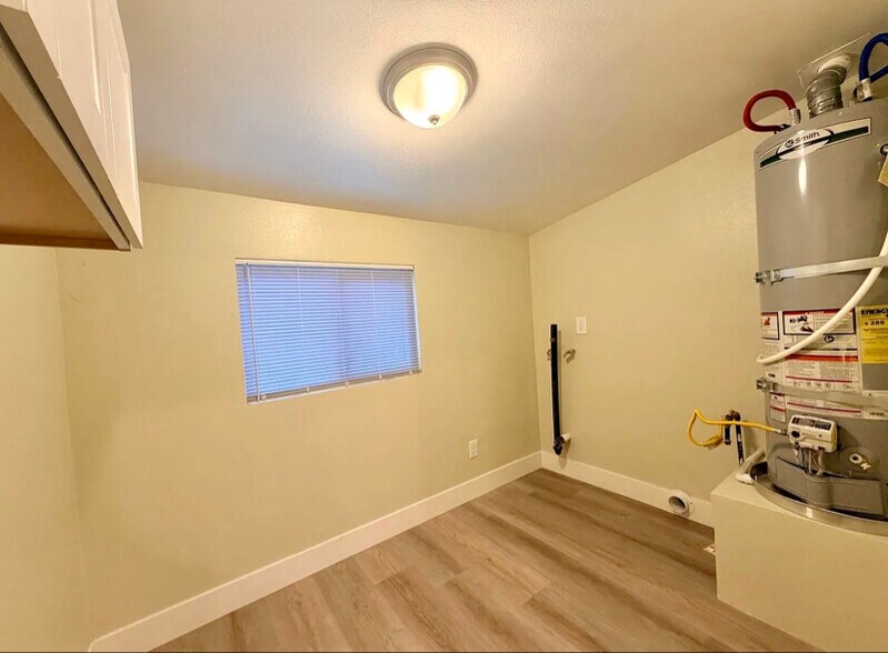 Building Photo - 1550 N Pershing Ave