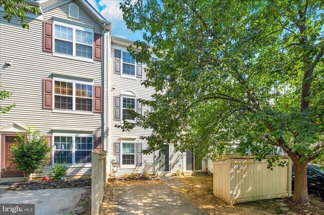 Building Photo - 161 Heathfield Dr