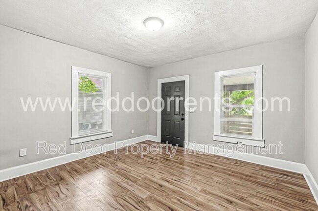 Building Photo - 2356 Stuart St