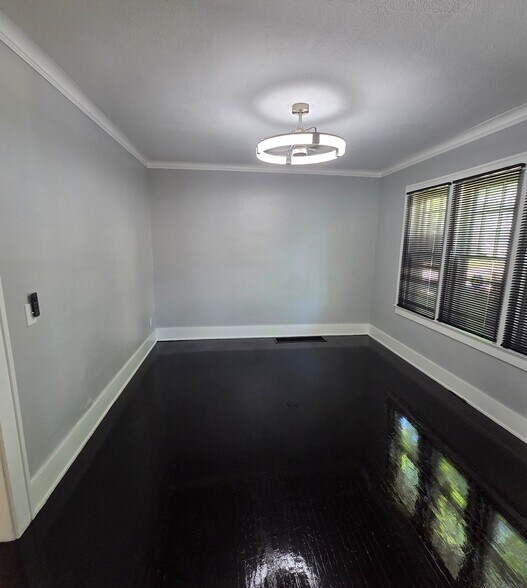 Building Photo - 485 Sawyer St