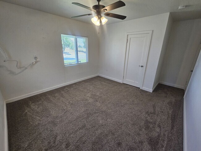 Building Photo - Home for Rent in Corning! 2 Bedroom 1 Bathroom PLUS Bonus Room