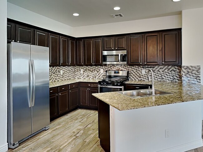 Building Photo - 8135 W Deanna Dr