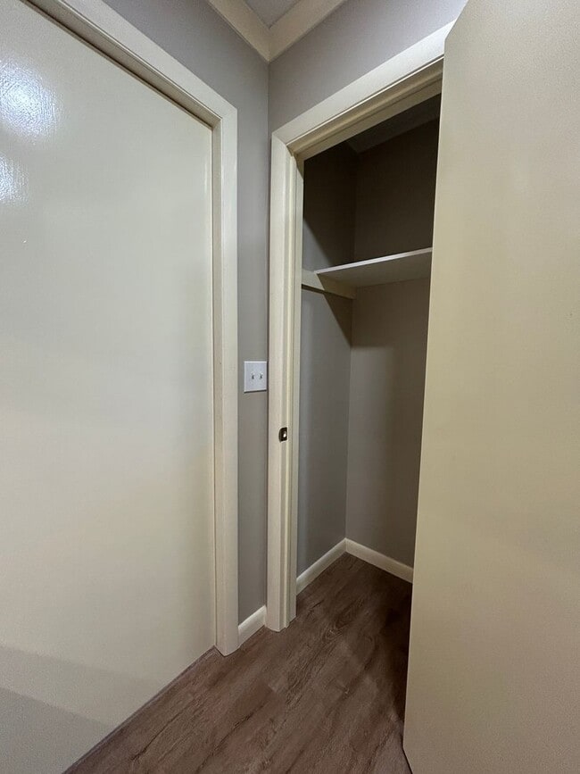 Building Photo - Spacious Brick Ranch Nestled Away — Close to Town!