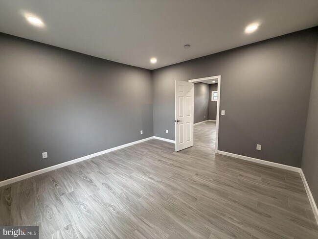 Building Photo - 178 Crosswicks Rd