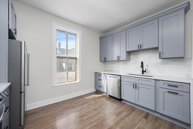 Building Photo - 2962 N Clybourn Ave